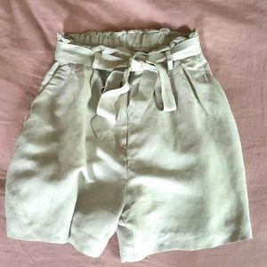 H&M Paperbag shorts Size 4